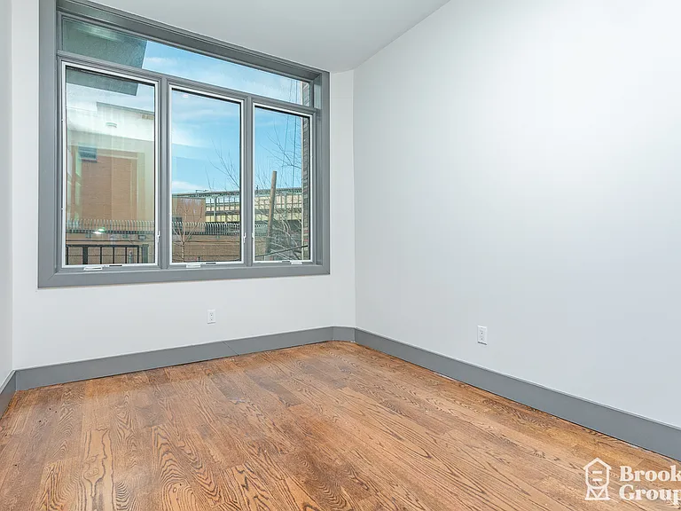 1295 Greene Ave #3B — Photo 6