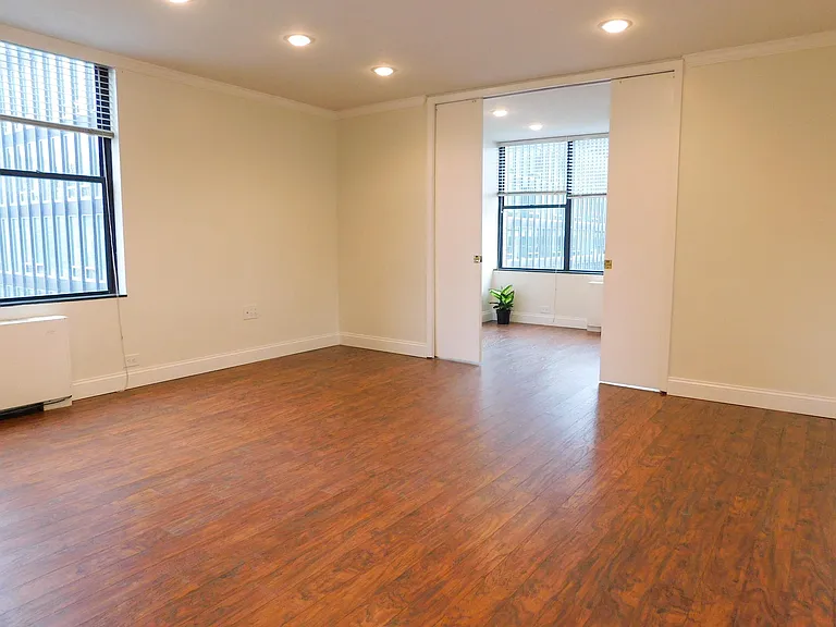 112 Washington Pl #7F — Photo 12