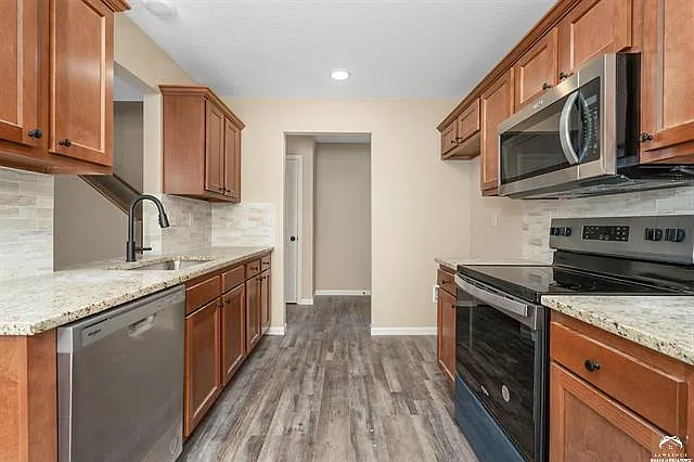 Chasehire Dr — Photo 4