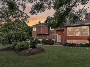 45 River St, Middleton, MA 01949