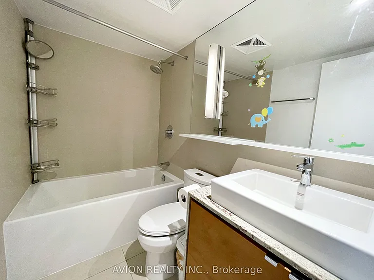 121 McMahon Dr #705 — Photo 11
