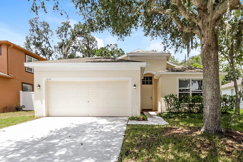 3 bed, 2.0 bath, 2072 sqft, $3,840 — Photo 1