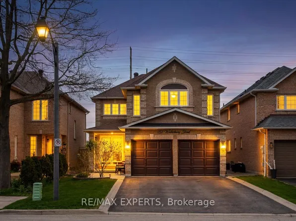 182 Waterbury St, Caledon, ON L7E 2H9