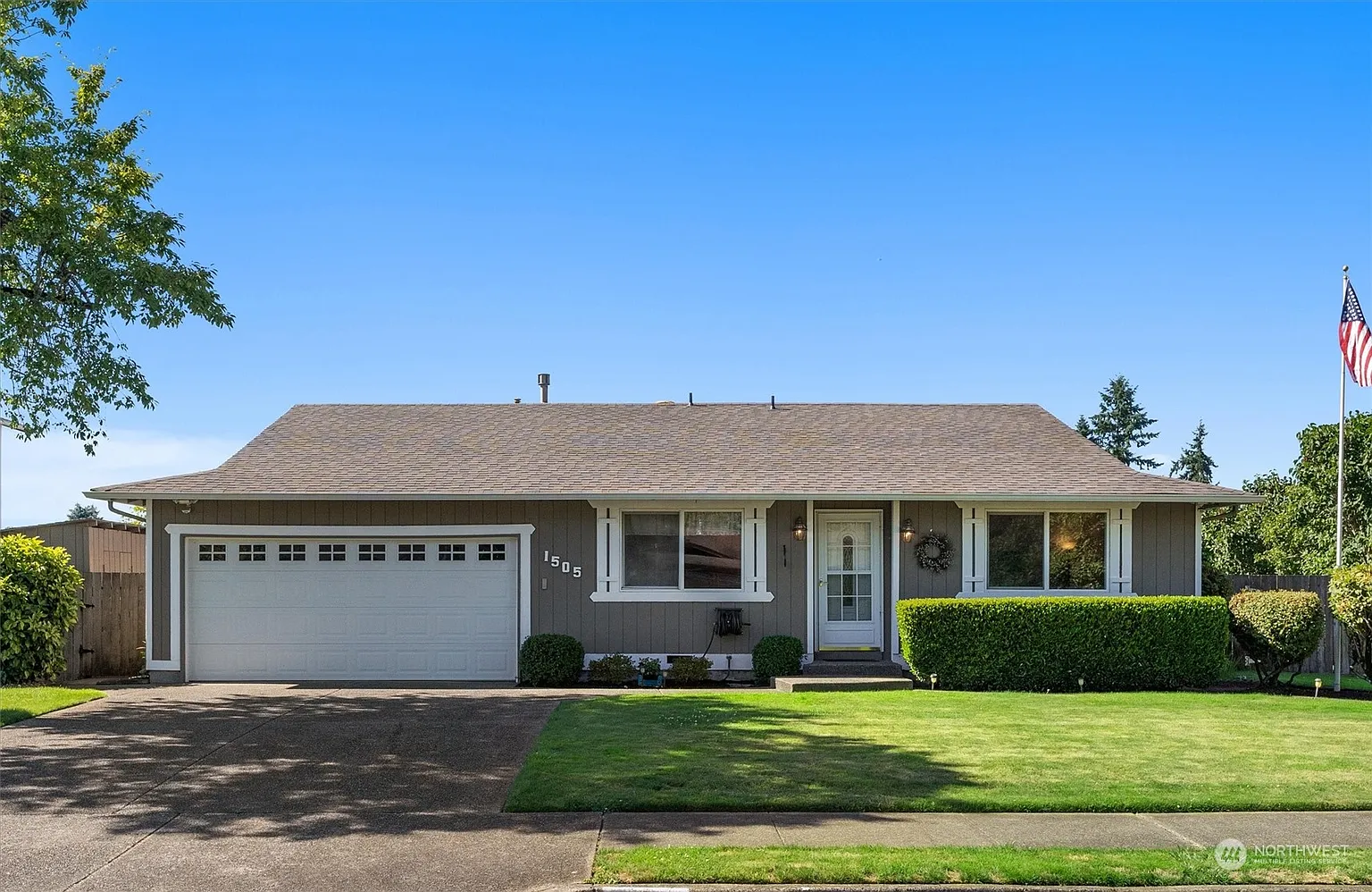 1505 Riverview Drive NE photo 1