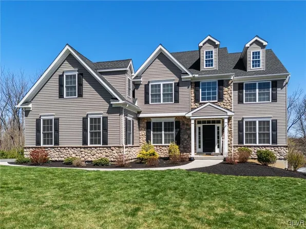 3177 Sheffield Dr, Emmaus, PA 18049