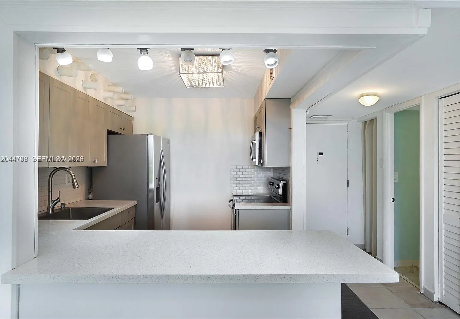 Stanton House Condo — Photo 2