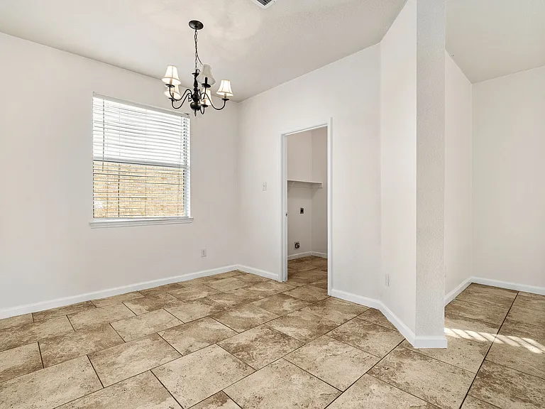 9001 Belvedere Dr — Photo 5