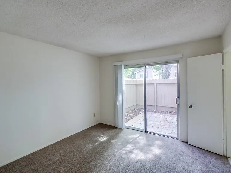 4002 Camino Calma — Photo 15