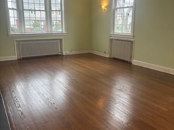 21 Hackett Cir N Floor 1-A, Stamford, CT 06906