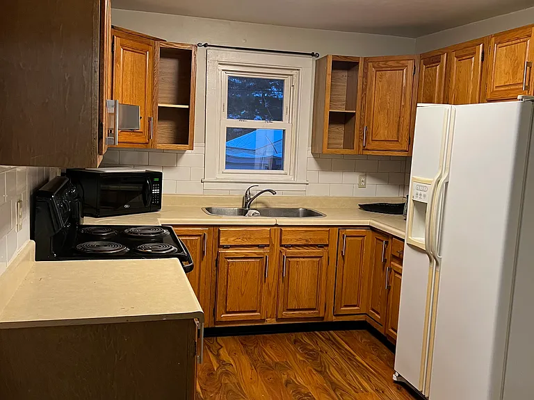 21511 Hancock St — Photo 3