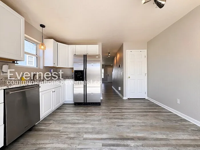 2040 Oakcrest Cir — Photo 7