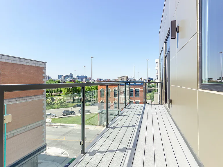 662 N Sangamon St #202 — Photo 10