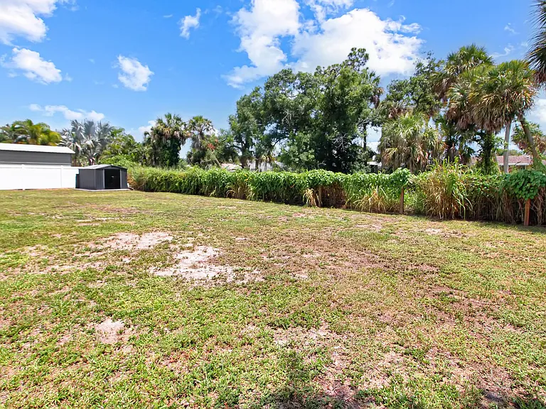 1311 E Gate Dr — Photo 18