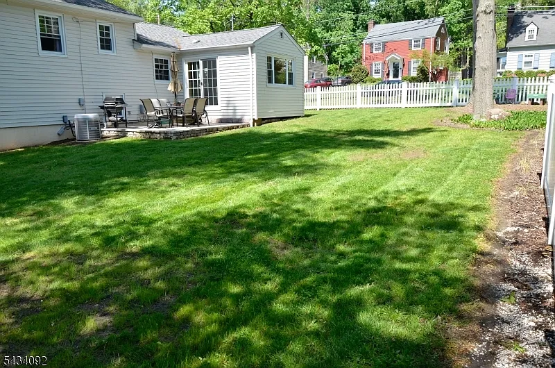 1 Willow St, Chatham, NJ 07928 — Photo 3