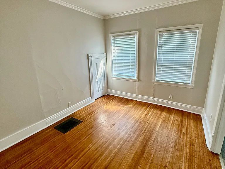 1st Bedroom.