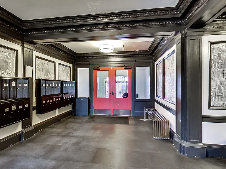 634 Powell — Photo 3