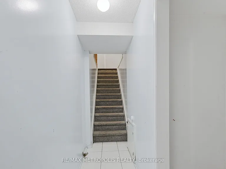 584 Strouds Ln #BASEMENT — Photo 4