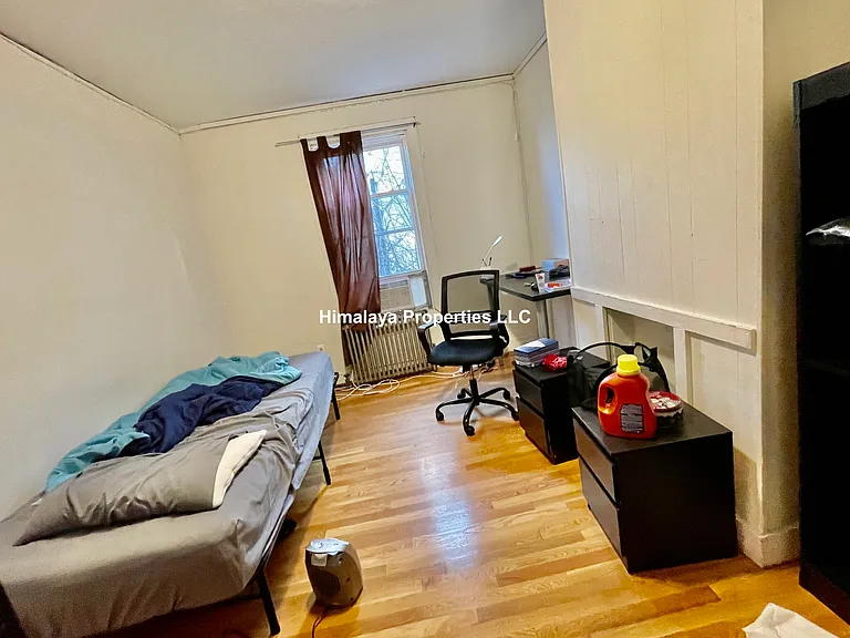 688 Parker St — Photo 6