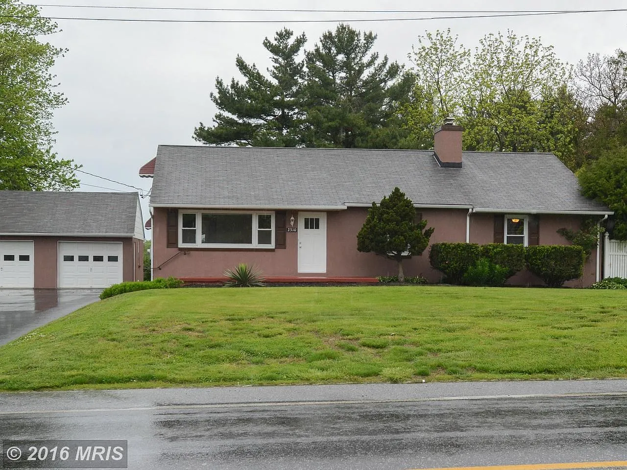 2310 Rockspring Rd photo 1