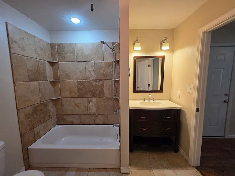 5142 Regalo Dr — Photo 16