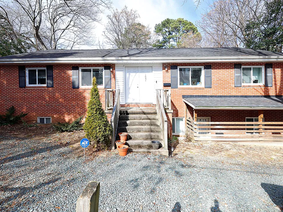 105B Isley St