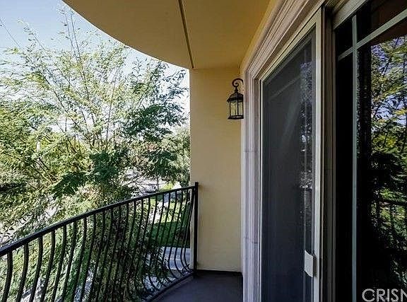 2nd image of 5312 Hermitage Ave #206