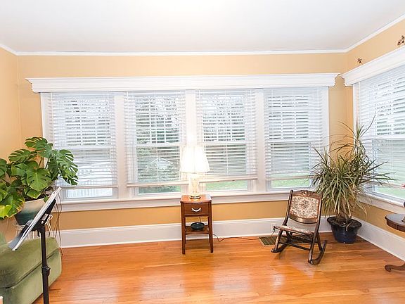 4th image of 517 N Oak St