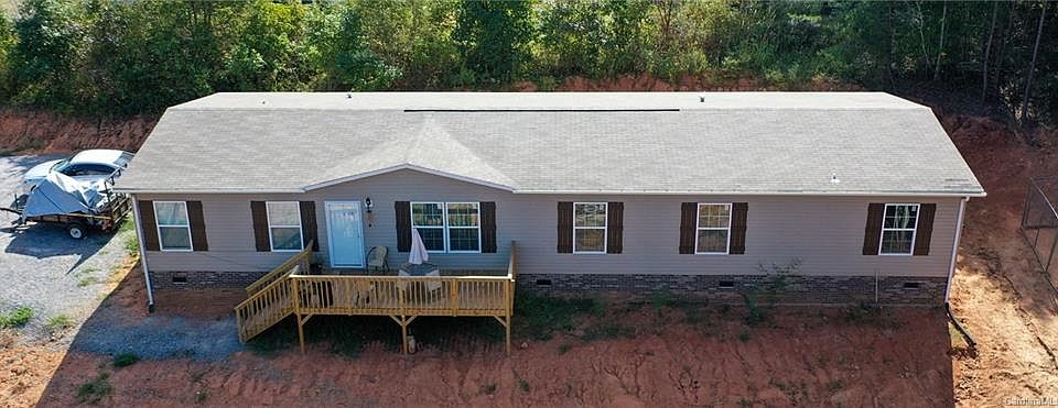 2nd image of 119 Emerald Valley Dr