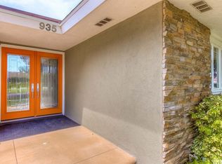 935 W 21st St, Santa Ana, CA 92706