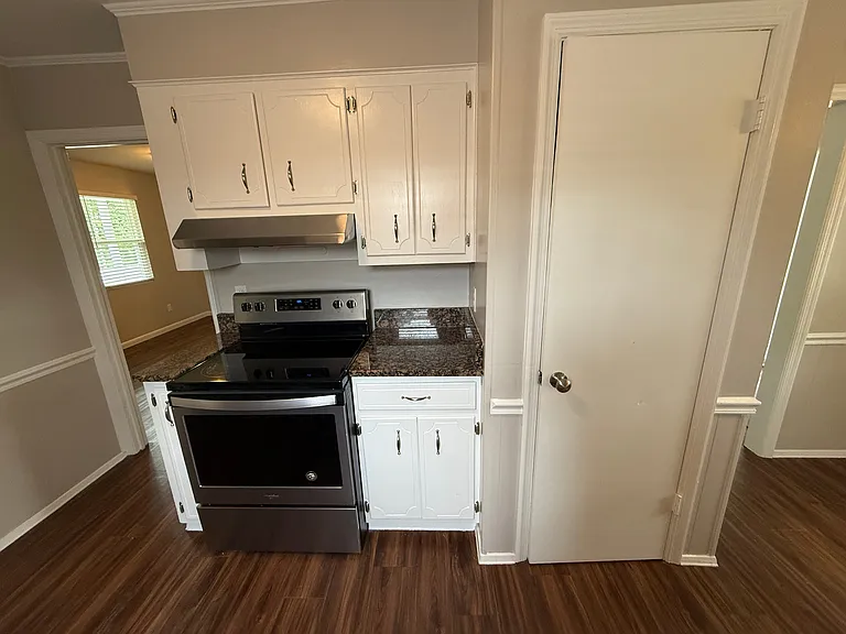 2414 Cox Rd — Photo 5