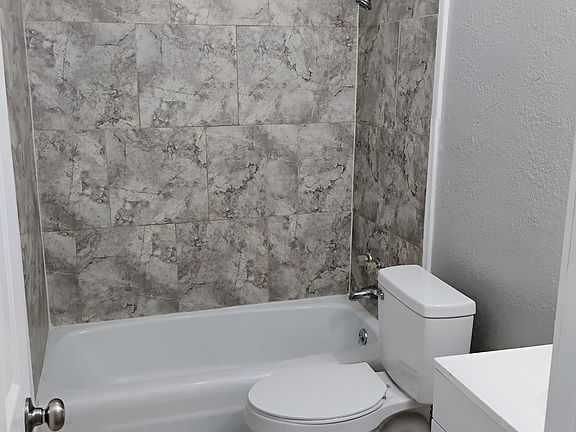 5th image of 4759 NW Motif Manor Blvd #35