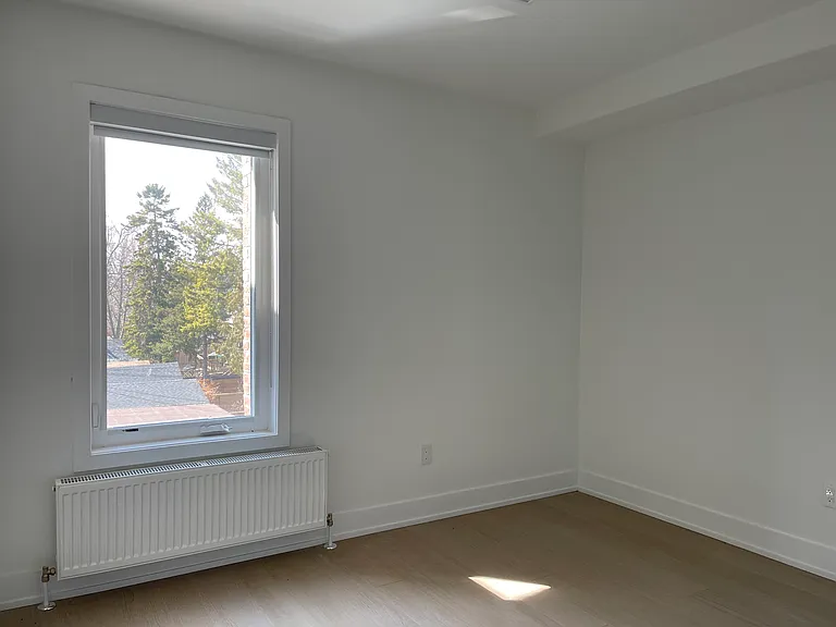 320 Roncesvalles Ave — Photo 8