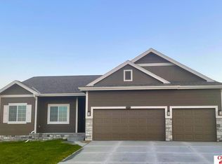 16914 Redick Ave, Omaha, NE 68116