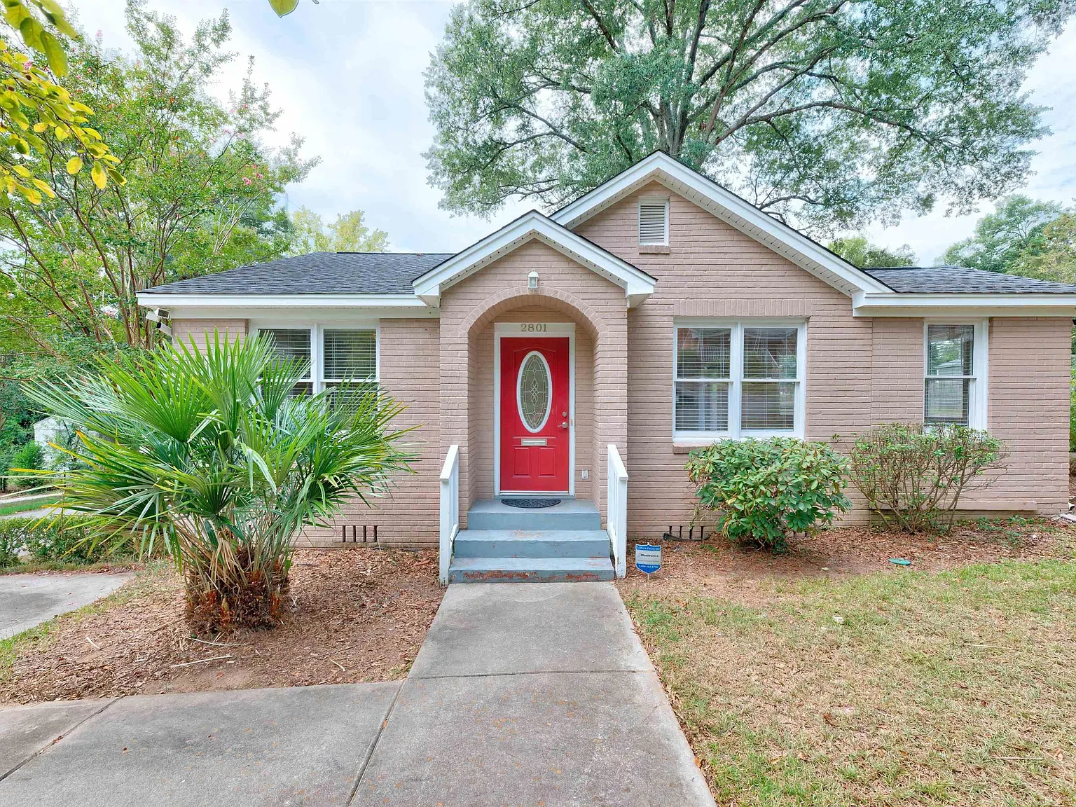 3 bed, 1322 sqft, $1,900 — Photo 1