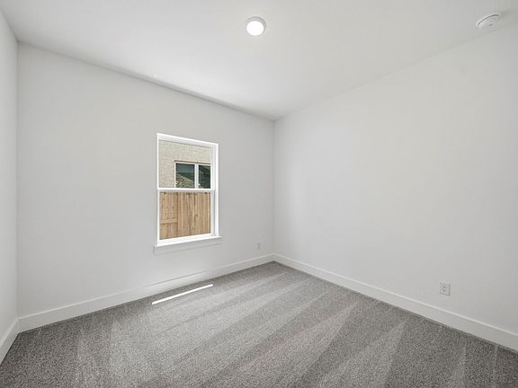 3rd image of 5322 Getty Ln