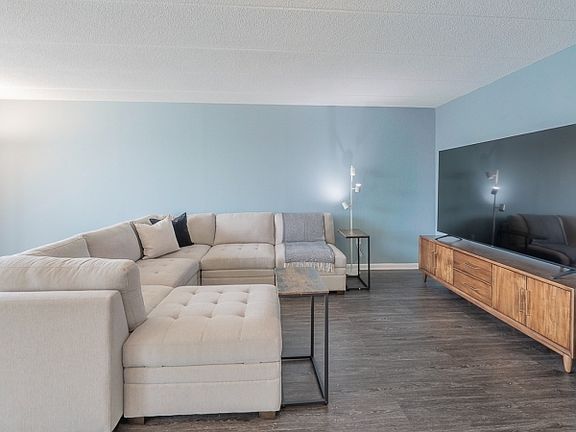 3rd image of 190 MORRIS AVENUE #3B
