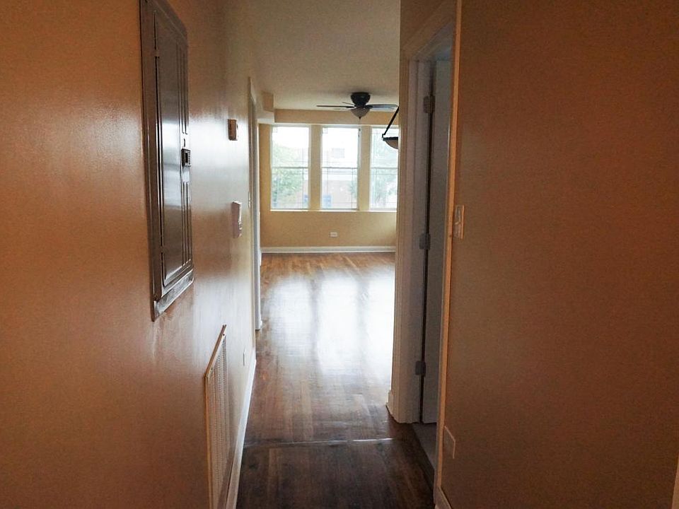 1st image of 4415 S Sawyer Ave #2F