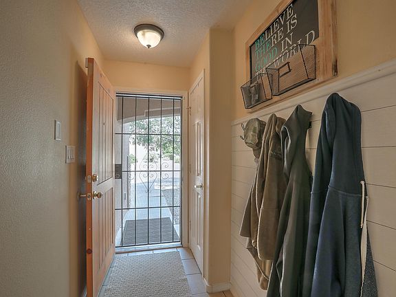 4th image of 2075 Maywood Dr SE