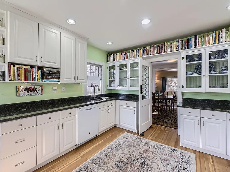 720 Josephine St — Photo 2