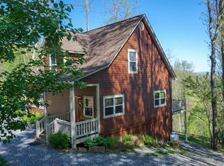 330 Hawks Ridge Dr, Whittier, NC 28789
