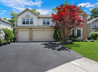 1973 S Sparrow Ct, Libertyville, IL