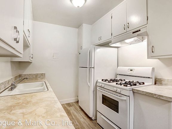 3rd image of 529 Montana Ave APT 6