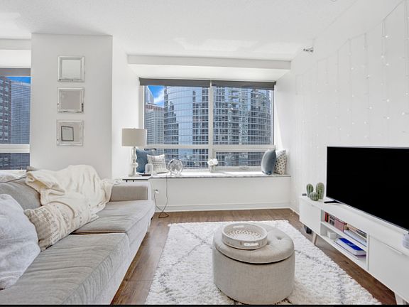3rd image of 512 N McClurg Ct APT 1108
