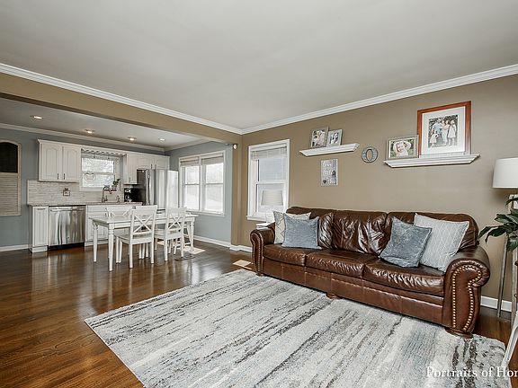2nd image of 618 W Gladys Ave