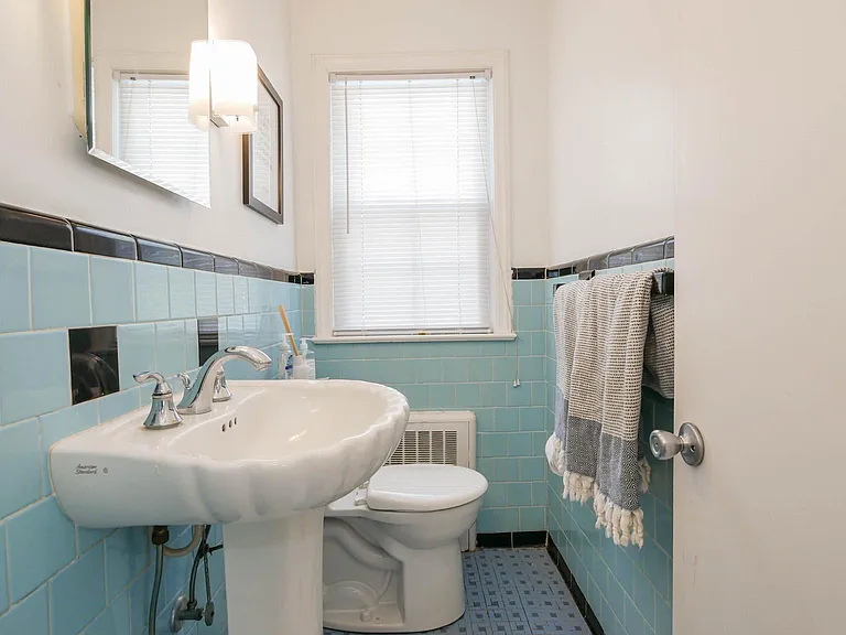 110 N Pembroke Ave — Photo 18
