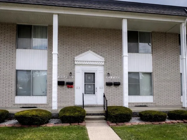 28130 Universal Dr, Warren, MI 48092