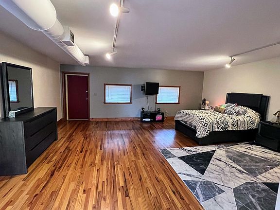 3rd image of 1465 W Chicago Ave APT 4