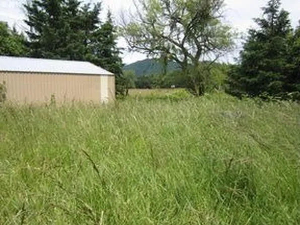 8628 State Highway 42, Tenmile, OR 97481