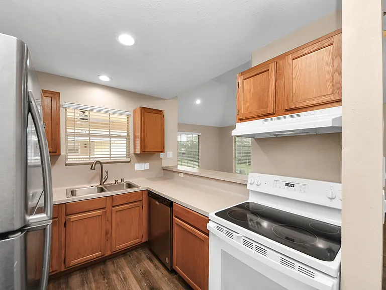 1163 Lovett St — Photo 16