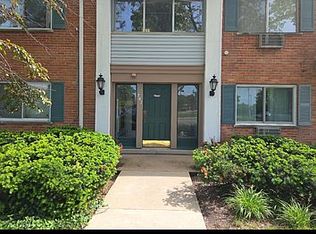 707 E Falcon Dr #C109, Arlington Heights, IL 60005